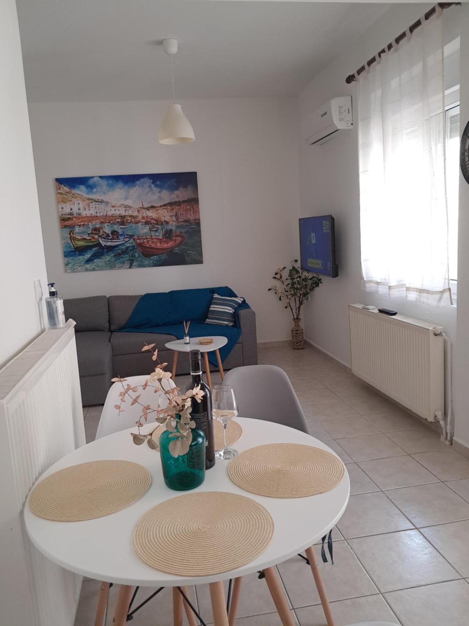 Host Spot Apartment Alexandroupoli Bagian luar foto